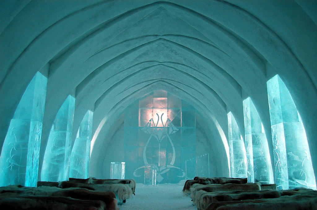 ice-hotel-church-@-jukkasjärvi-bjaglin882-ll
