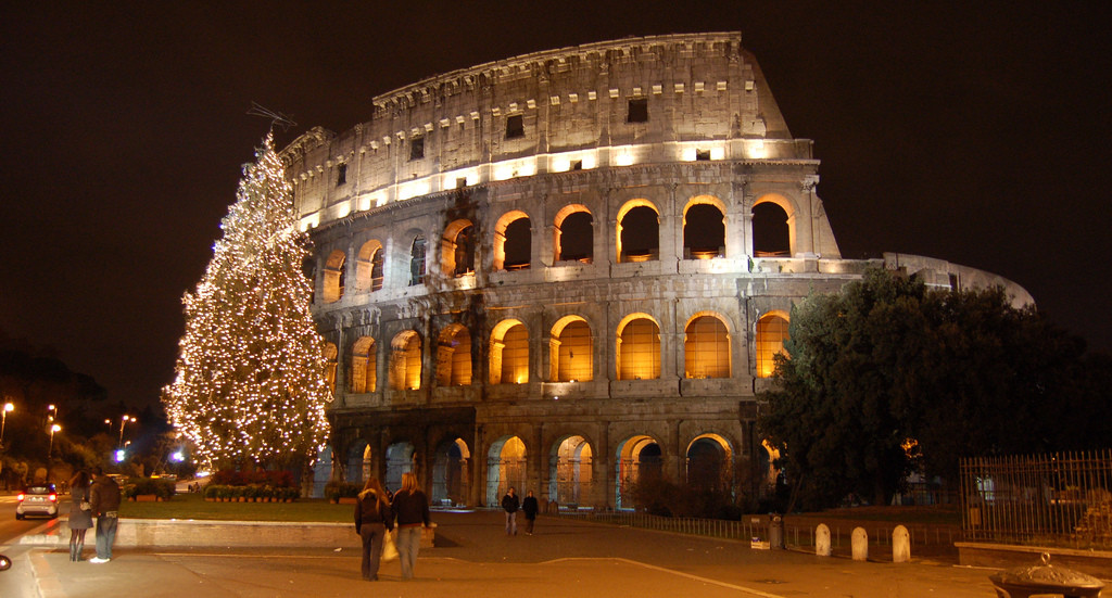 http://upload.wikimedia.org/wikipedia/commons/b/bf/The_Colosseum_during_Christmas.jpg